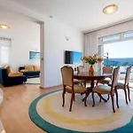 Maison d'hôtes Azzurro With Private 4*