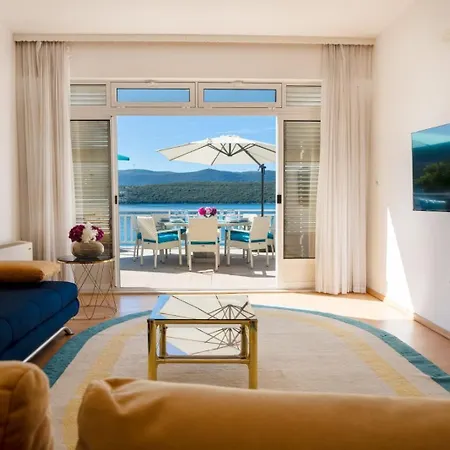 Azzurro With Private בית הארחה 4*
