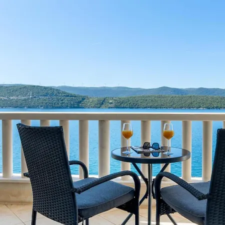 Azzurro With Private 3*