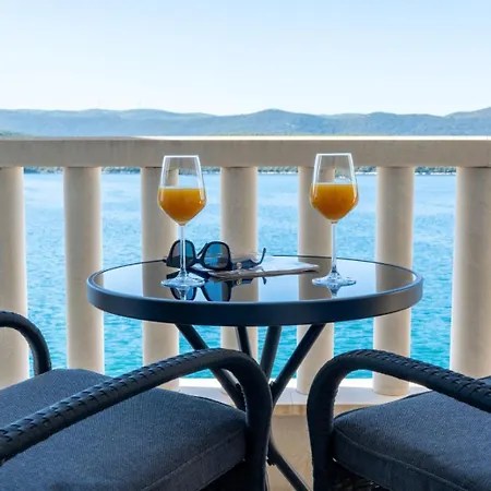 Azzurro With Private 4* Neum
