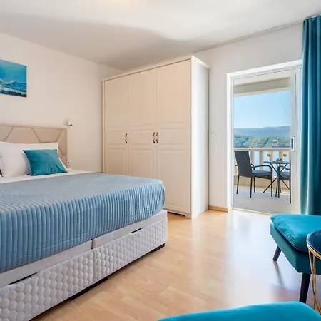 Azzurro With Private Neum