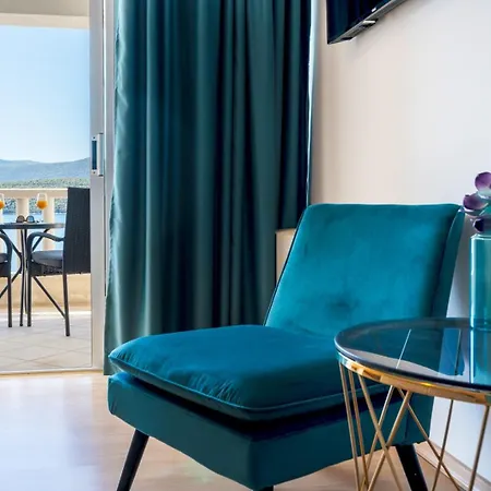 Azzurro With Private Neum