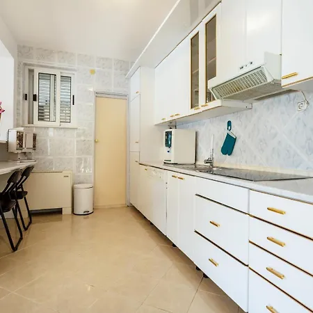 Azzurro With Private