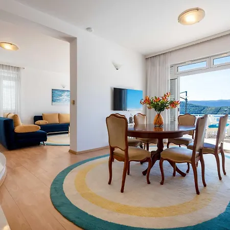 בית הארחה Azzurro With Private 4*